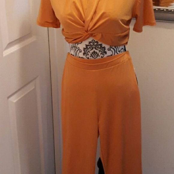 crop top pant set - Picture 3 of 11